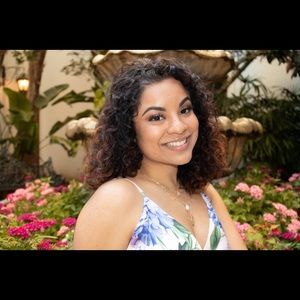 Meet your Posher, Elizabeth